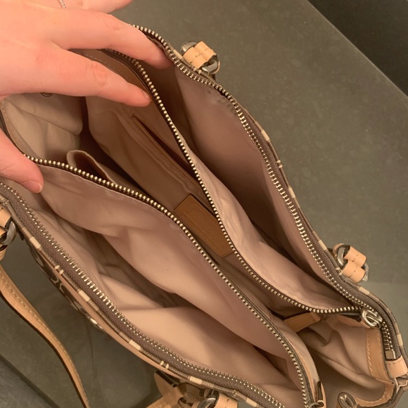 Coach Purse - Picture 4 of 6